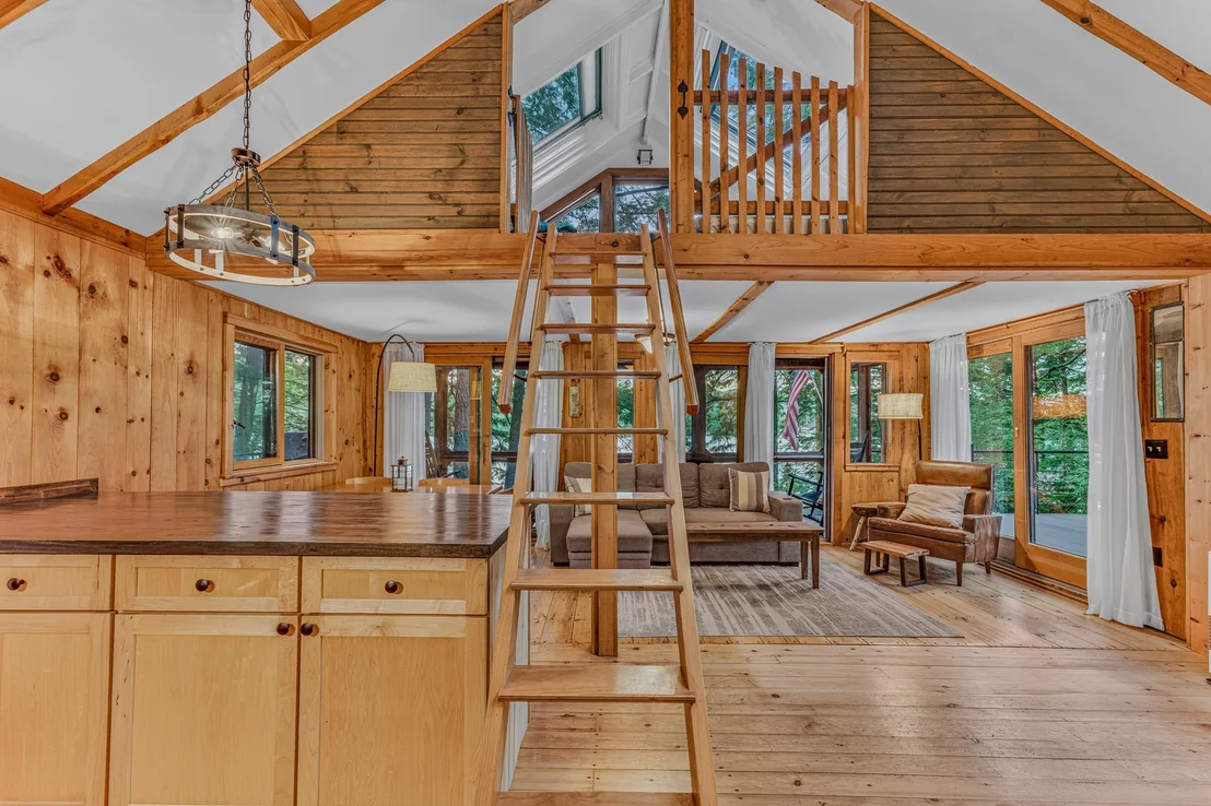 Photo of 16 Hemlock