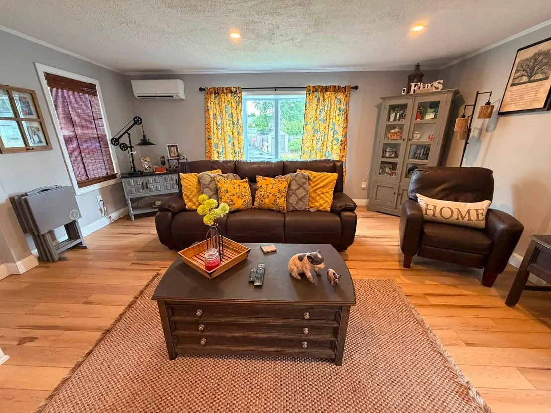 Photo of 98 Maple