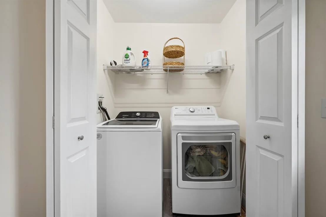 Photo of Unit 2 at 7 Hampton
