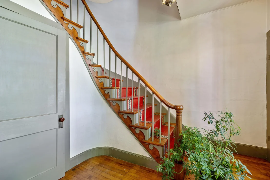 Photo of 295 Main
