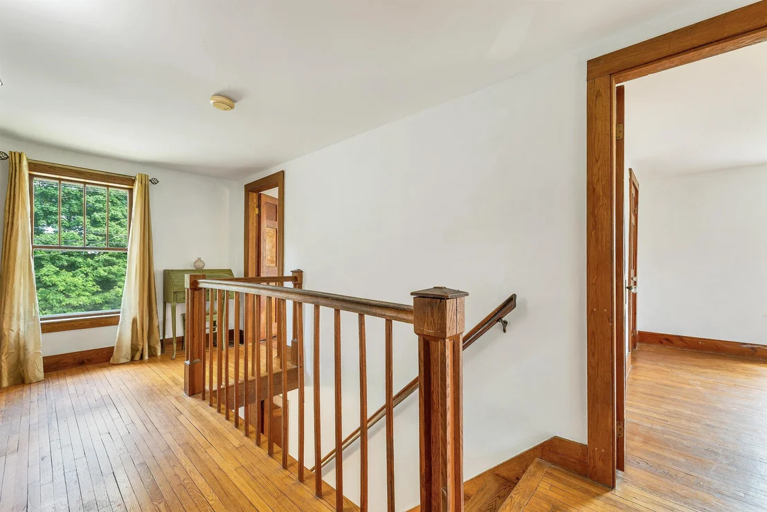 Photo of 652 West Side