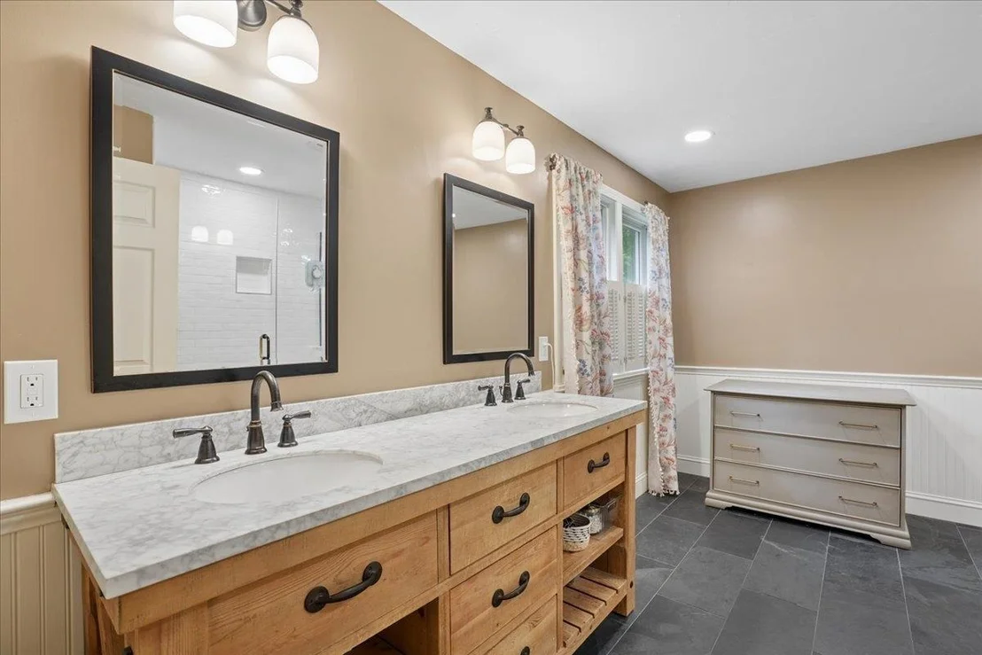 Photo of 72 Oakmont