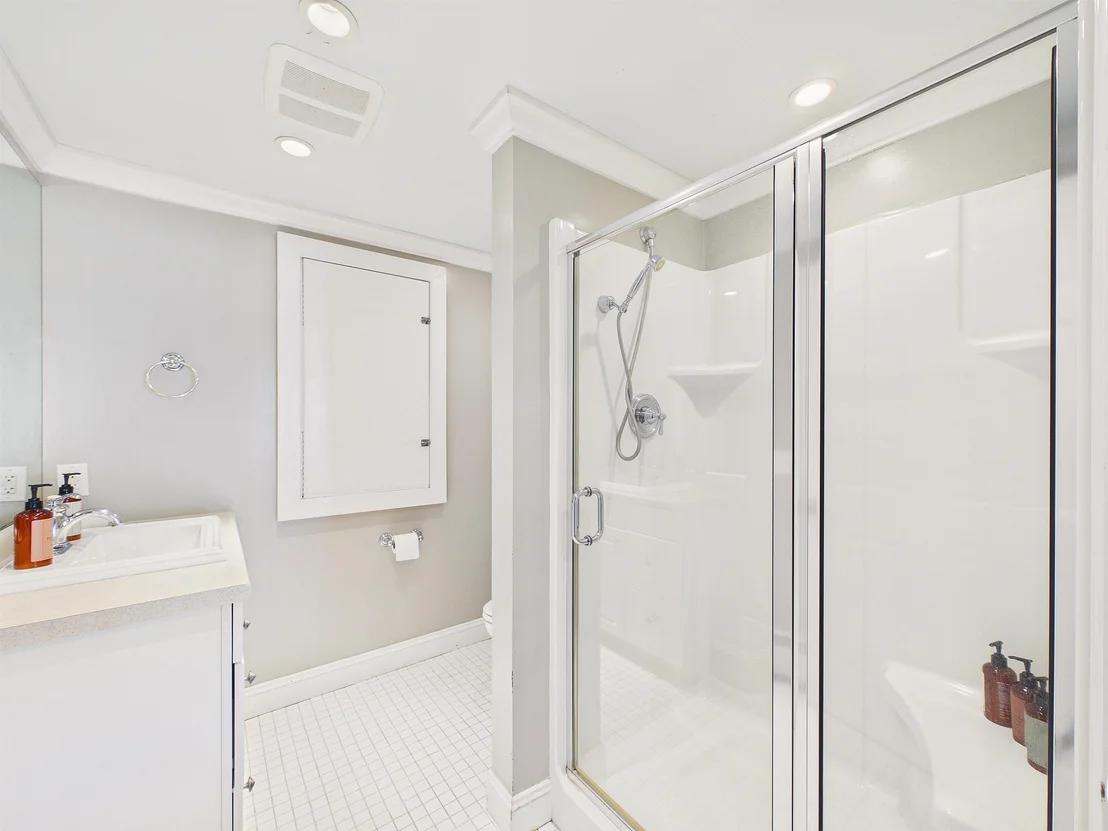 Photo of Unit UNITD at 300 Trailside