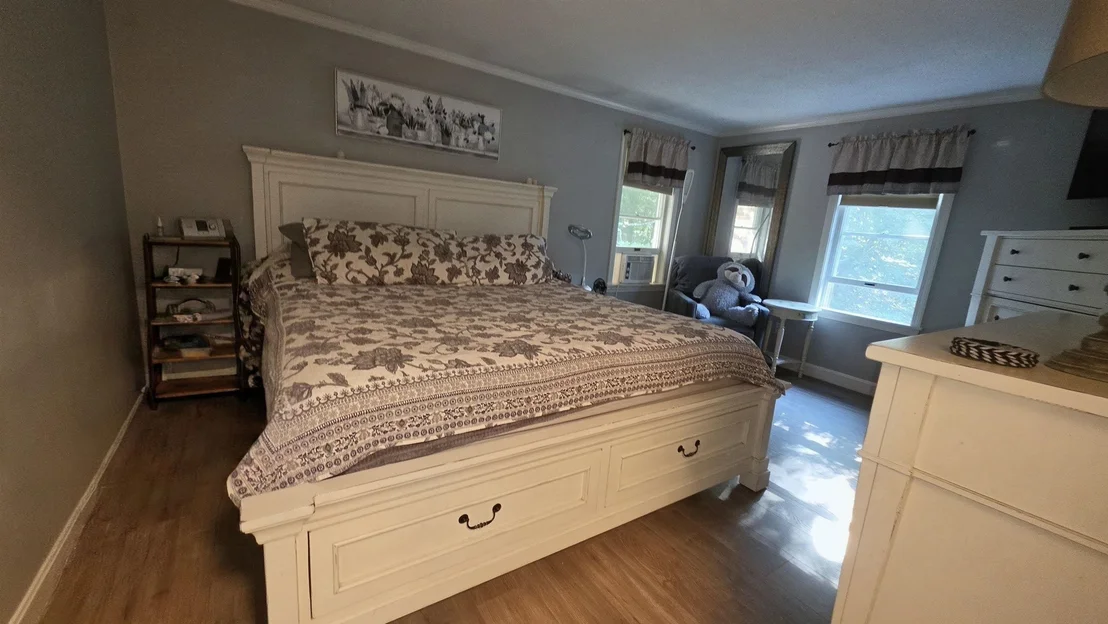 Photo of 2 Greenleaf