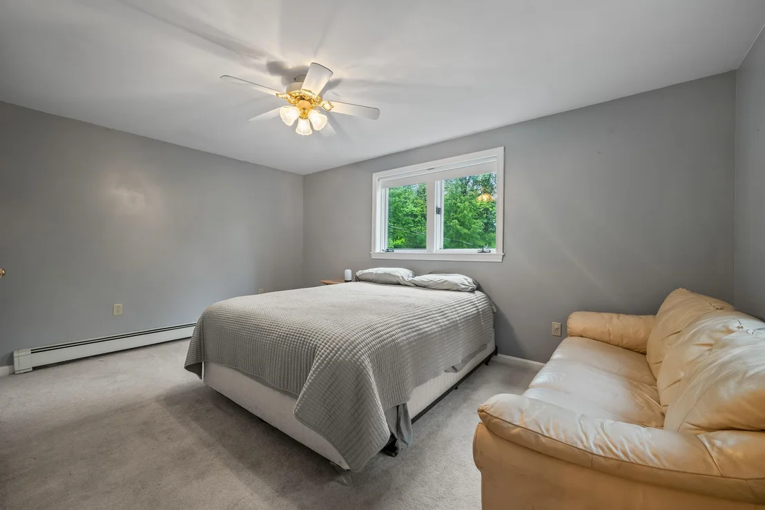 Photo of 100 Colonial