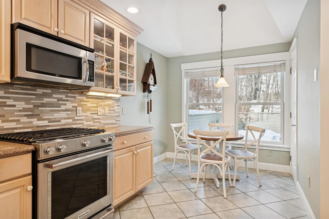 Photo of Unit 3B at 580 Murphys