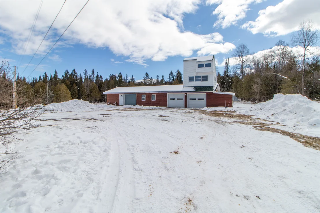 Photo of 2431 Roaring Brook