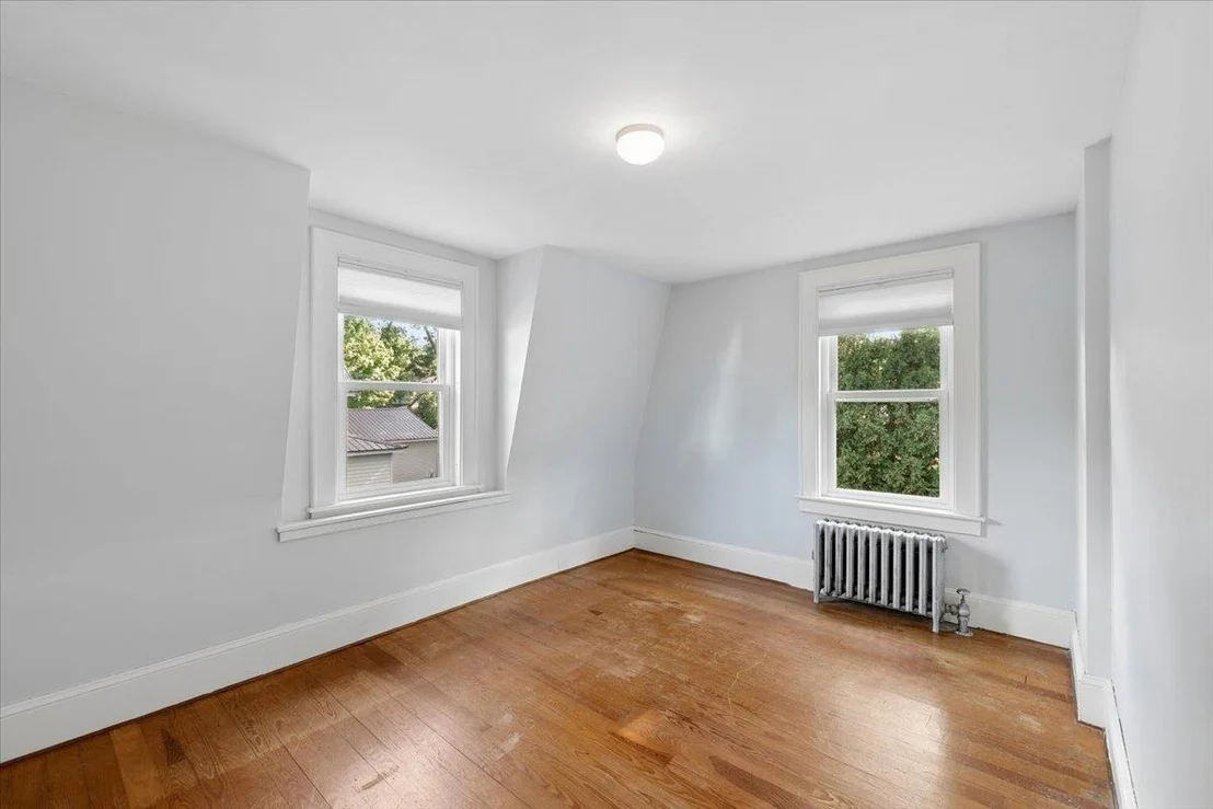 Photo of 838 Maple