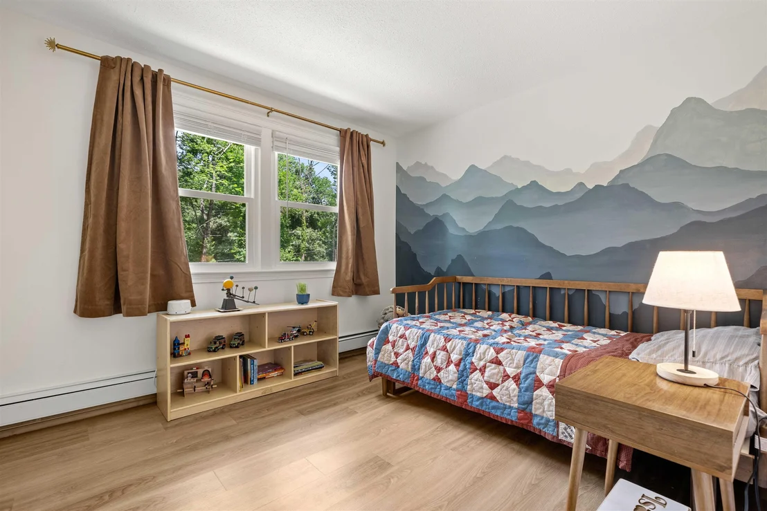Photo of 20 Hawkview