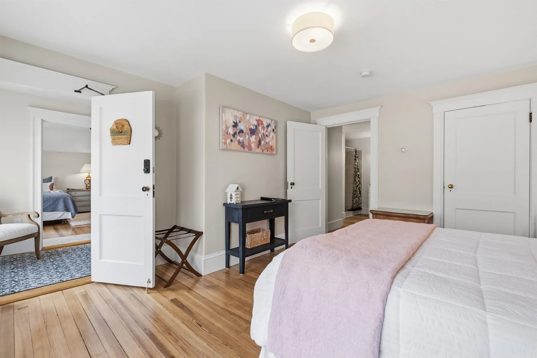 Photo of 459 Main