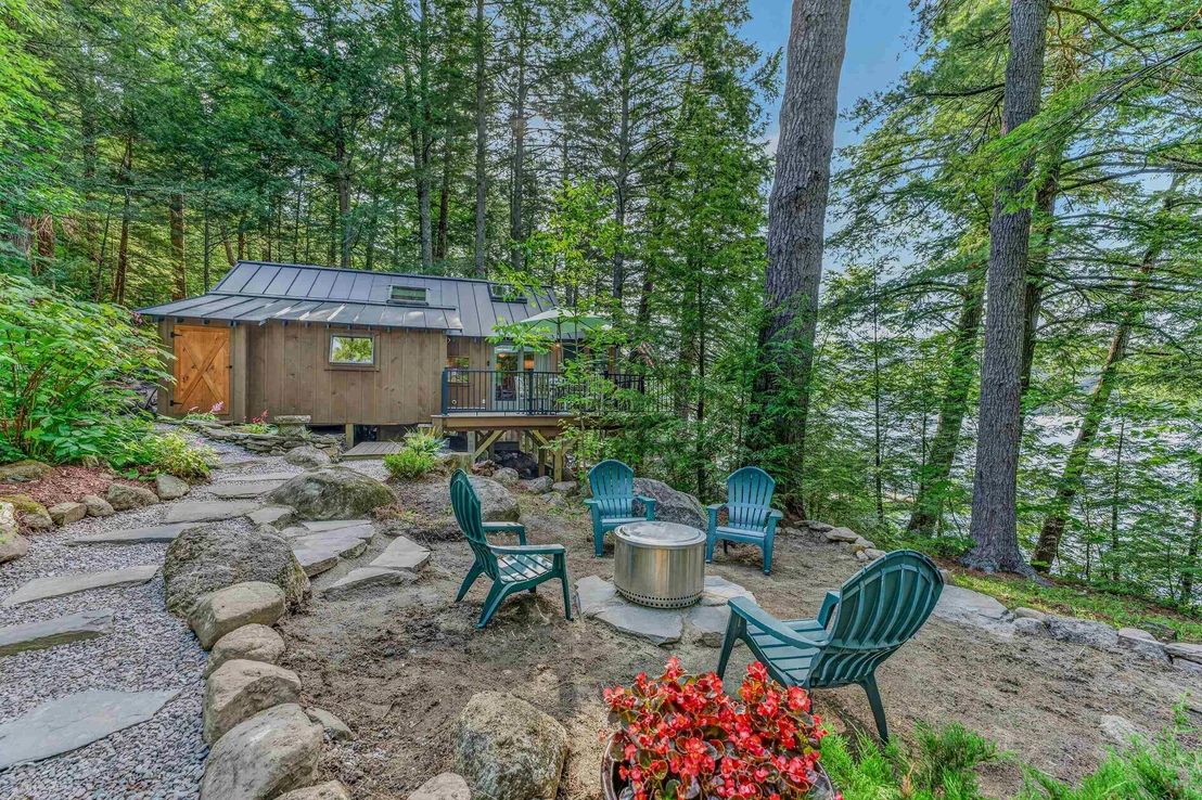 Photo of 16 Hemlock