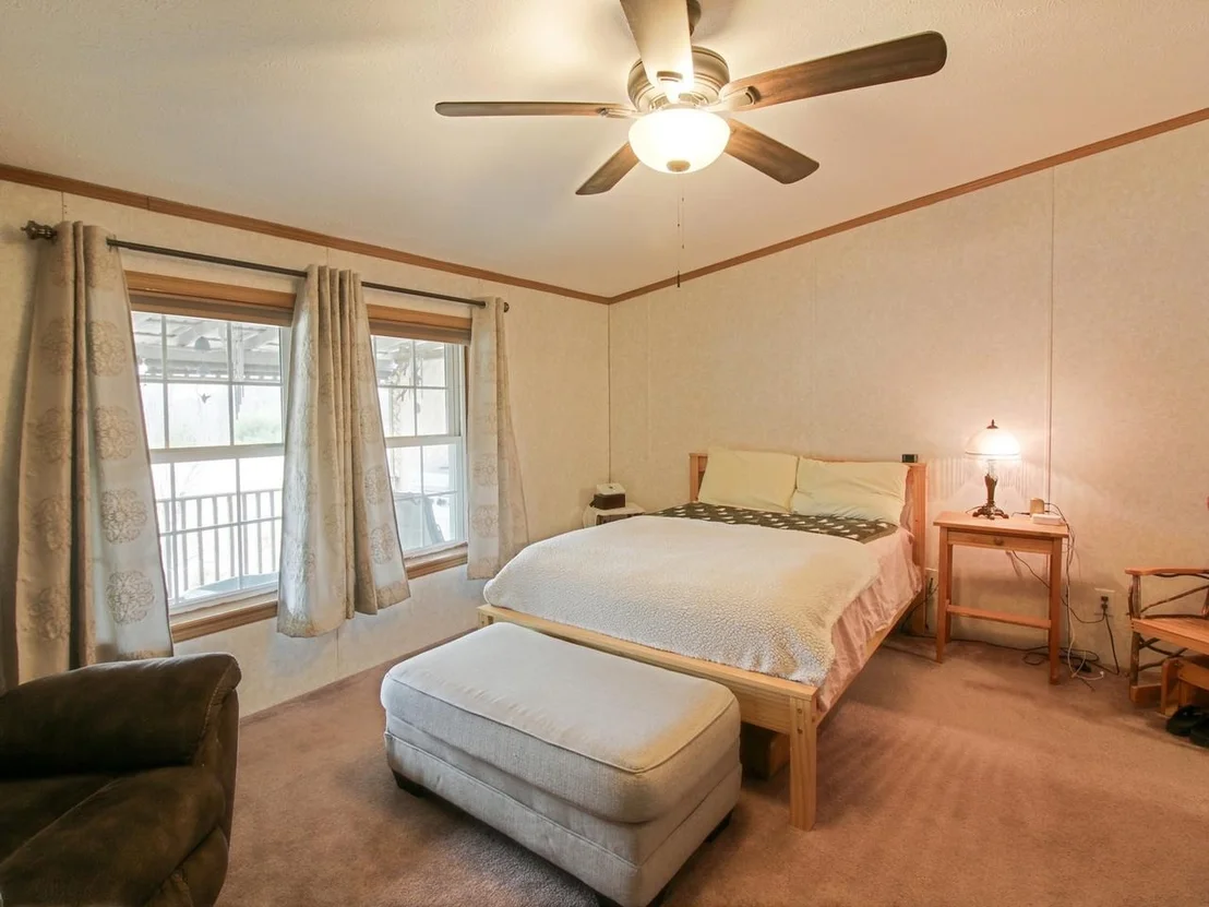 Photo of 425 Taylor