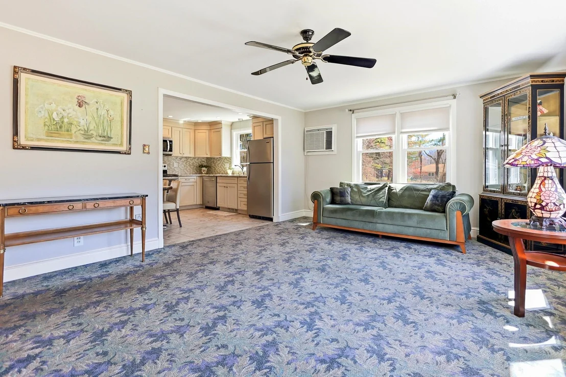 Photo of 358 East