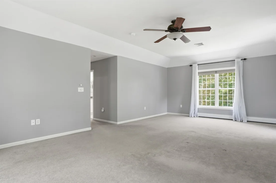 Photo of 1 Eagle Hill
