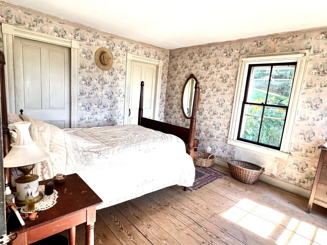 Photo of 575 Somers