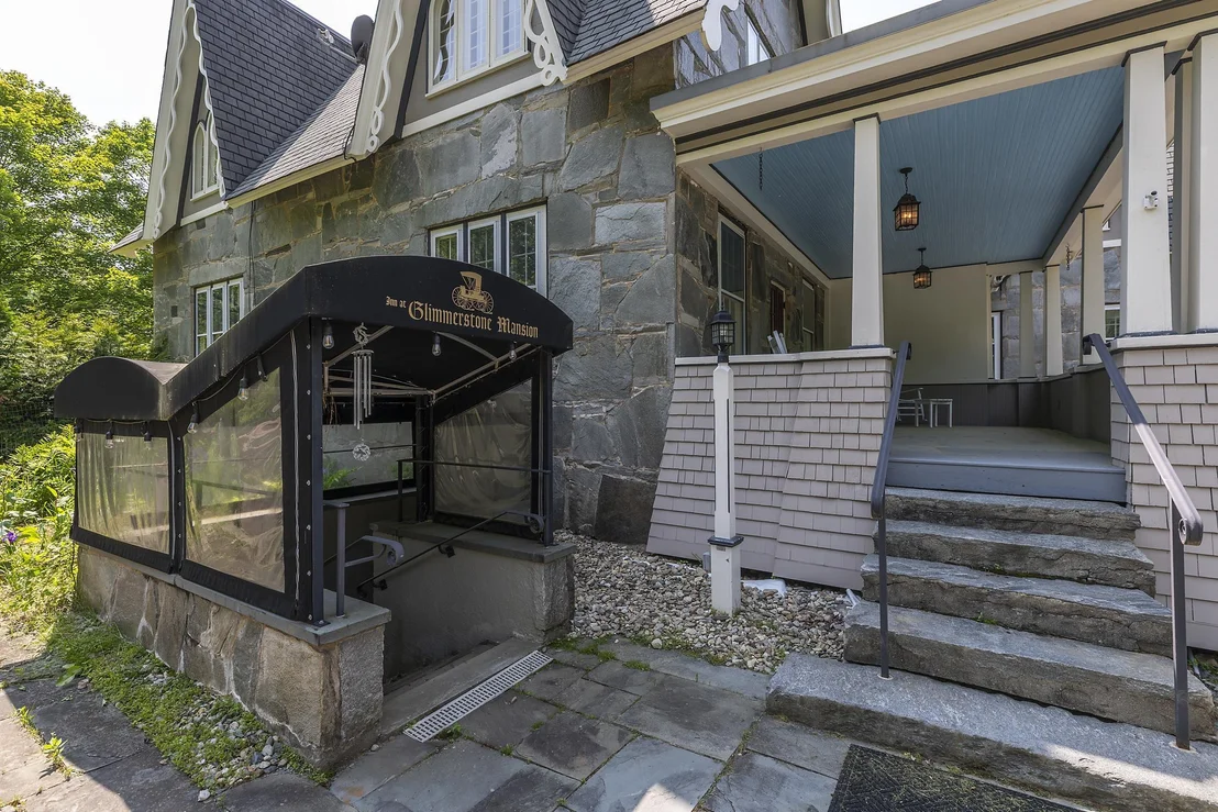 Photo of 1589 Main