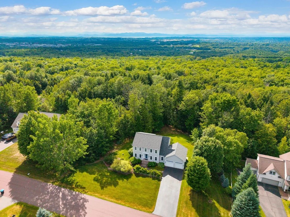 Photo of 900 Ledgewood