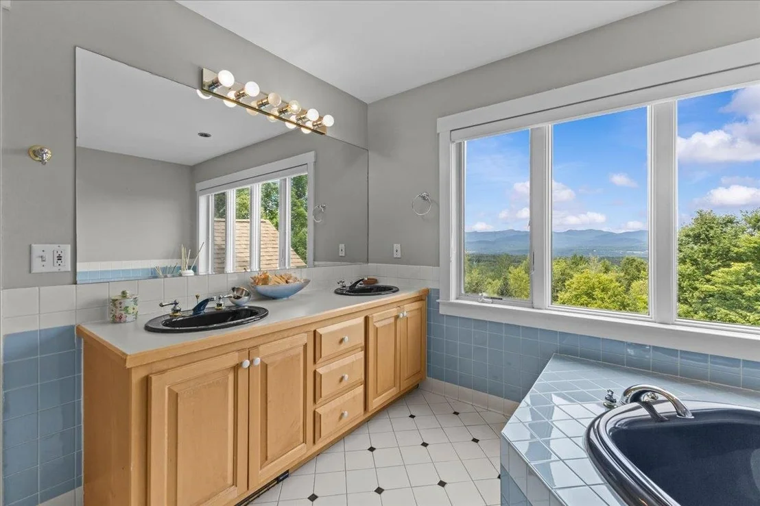 Photo of 340 Worcester Ridge