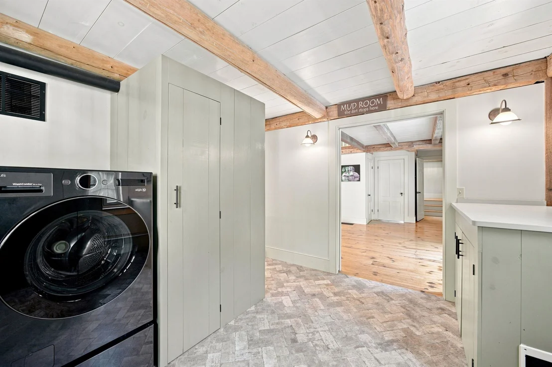 Photo of 369 Stoddard