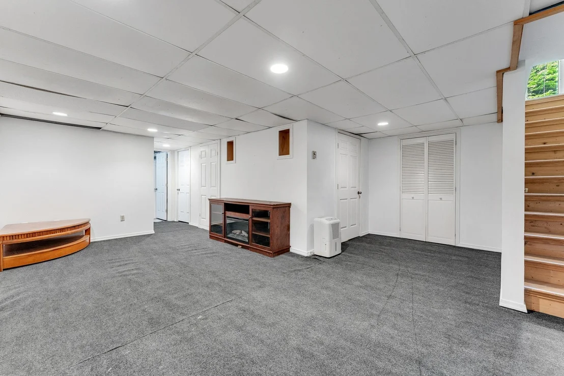 Photo of 387 Foote Brook