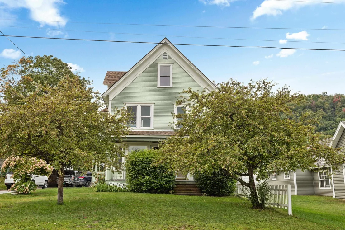 Photo of 83 Spring