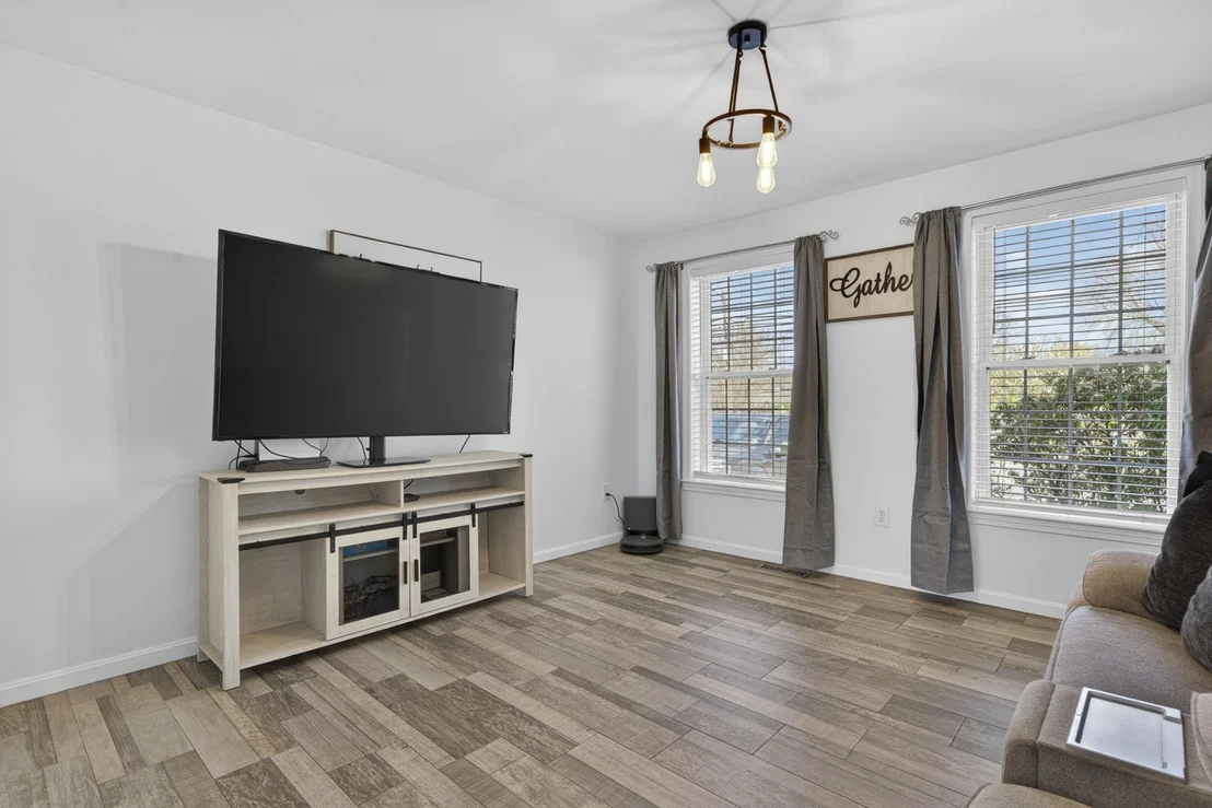 Photo of 54 Pine Hill