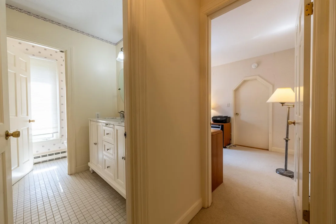 Photo of Unit 2A at 807 Murphys