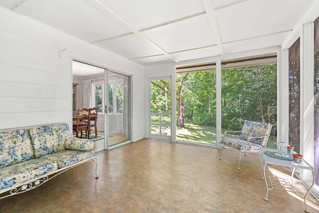 Photo of 84 Stinson
