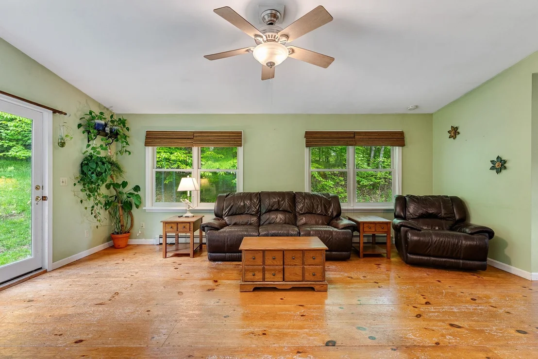 Photo of 387 Foote Brook