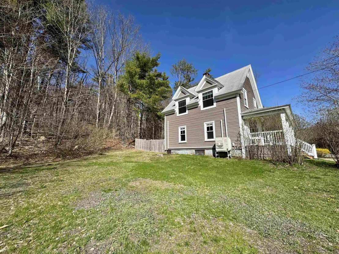 Photo of 424 Intervale Cross