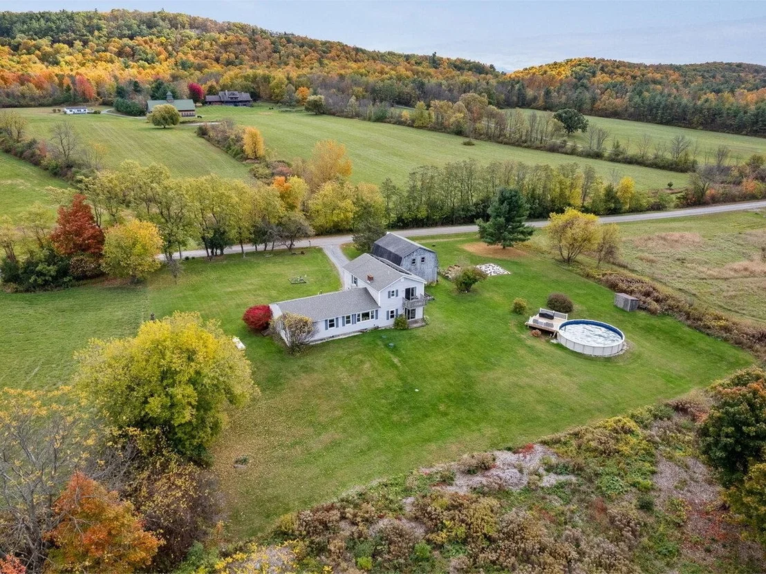 Photo of 771 Robinson