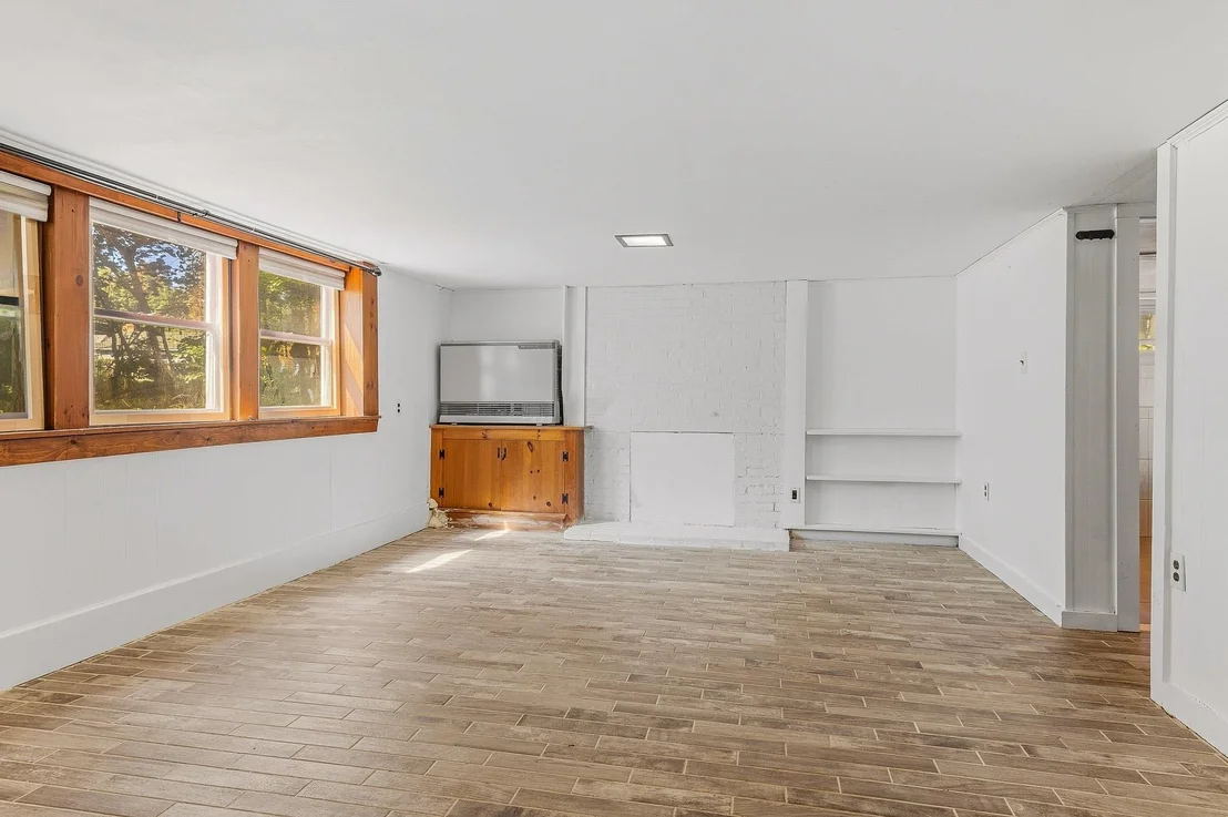 Photo of Unit D at 20 Epping