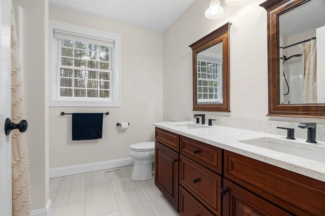 Photo of 18 Longmeadow