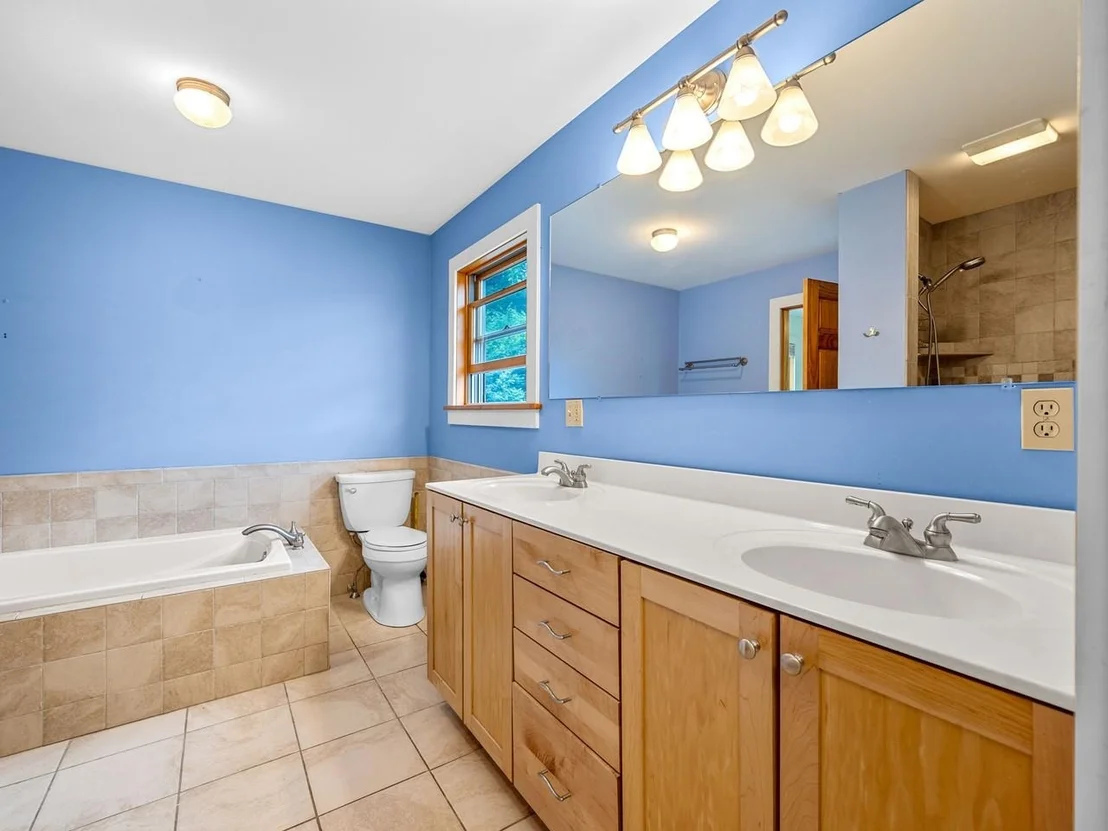 Photo of 210 Rowell Hill