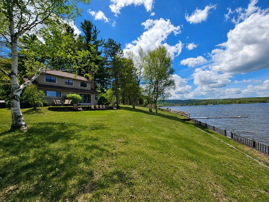 Photo of 1254 Bluff