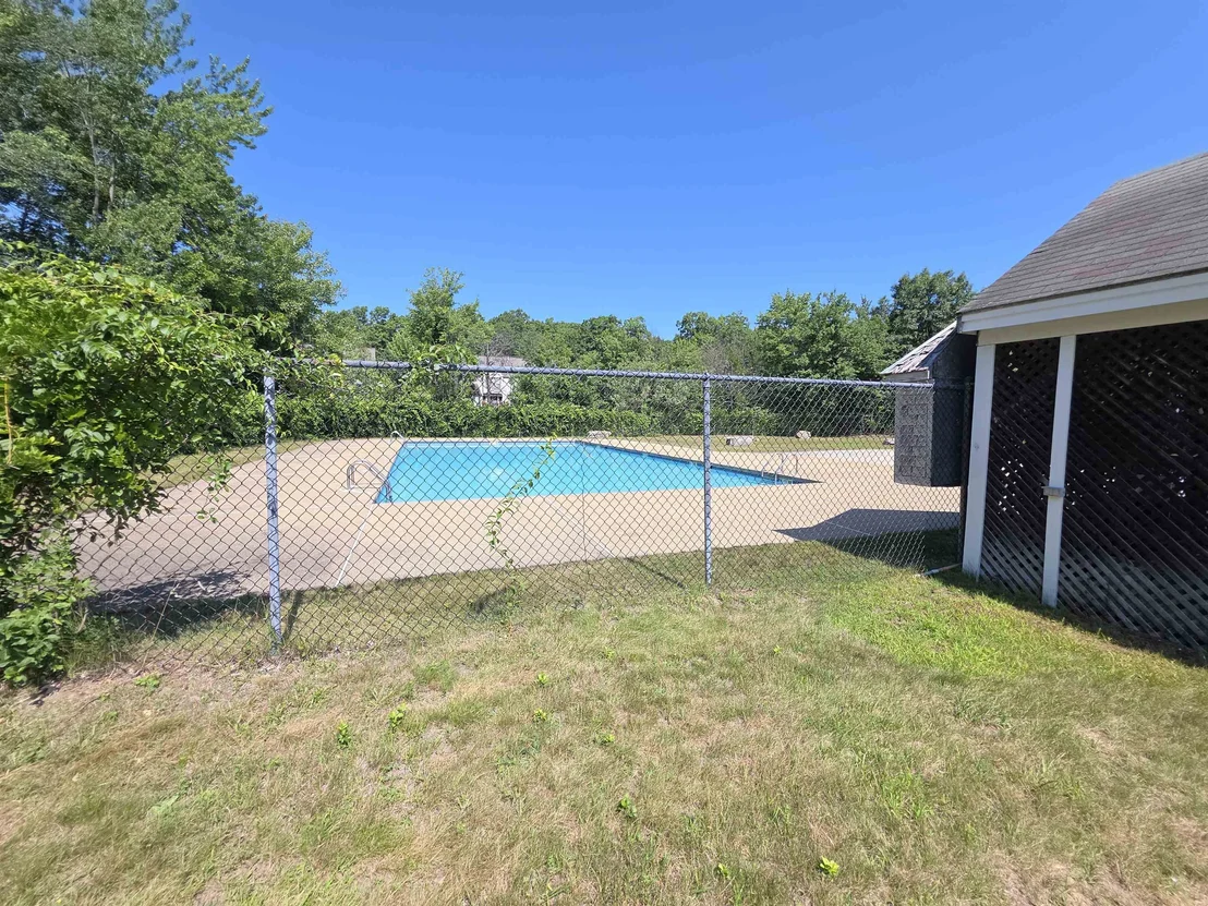 Photo of Unit 117 at 1465 Hooksett
