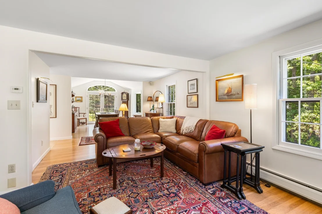Photo of 6 AMBLER
