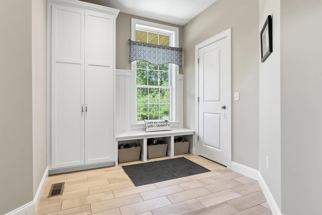 Photo of 28 Lamplighter