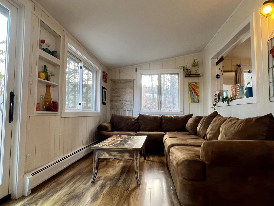 Photo of 883 Smead