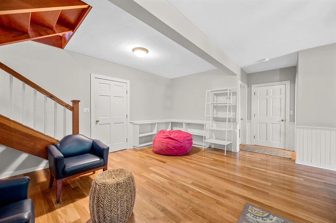 Photo of 111 Pine Tree