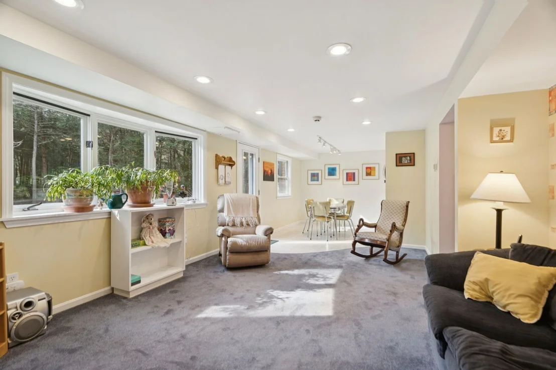 Photo of 455 Hawk Pine