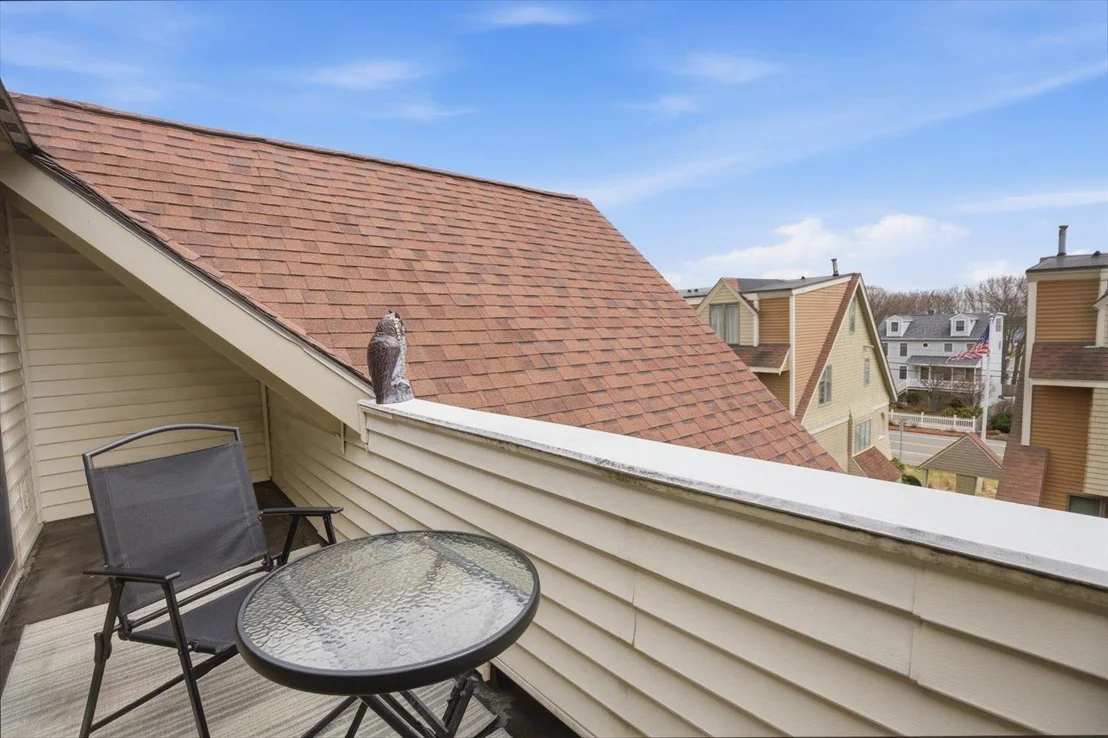 Photo of Unit 8 at 989 Ocean