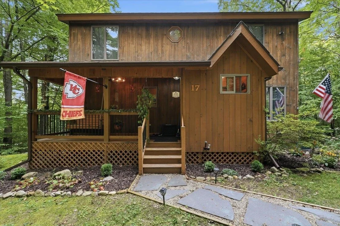 Photo of 17 Forest Ridge