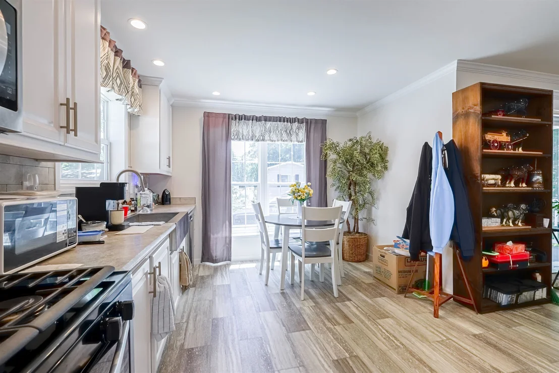 Photo of 139 Robinhood