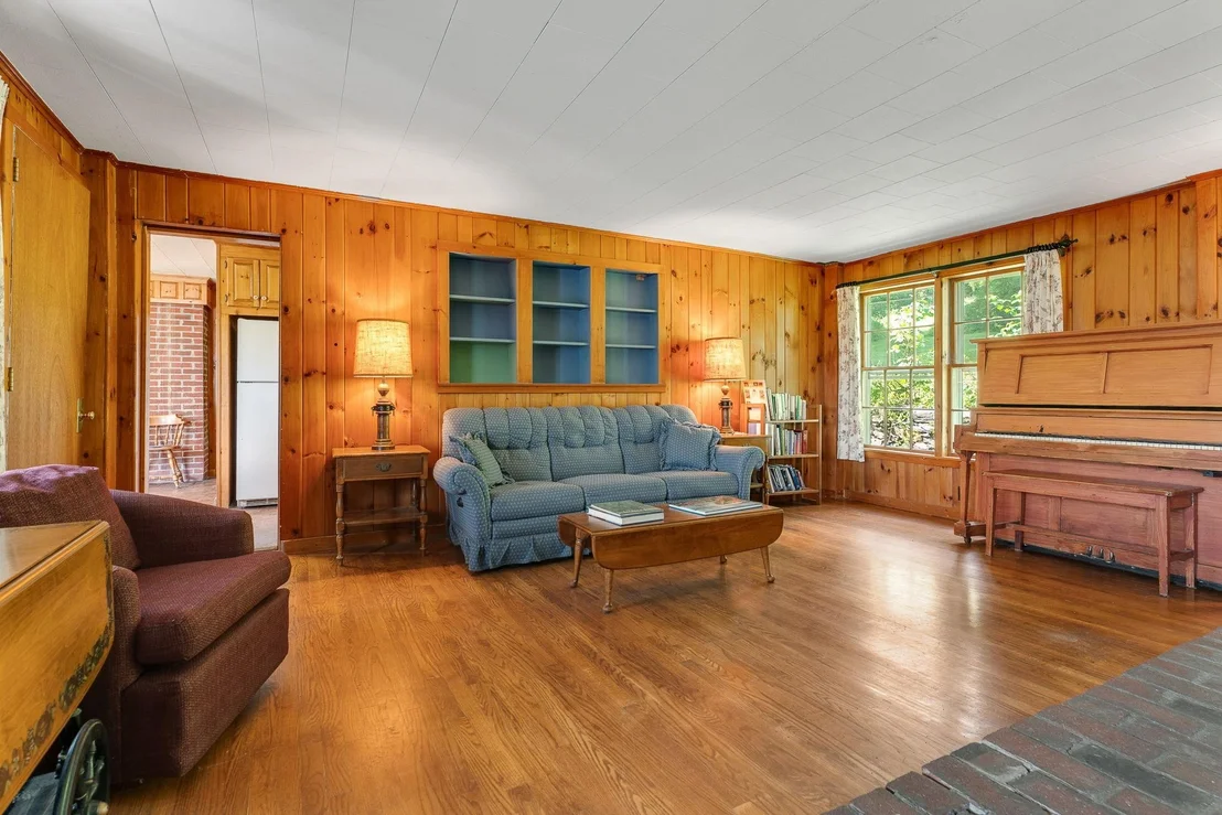 Photo of 373 Perham