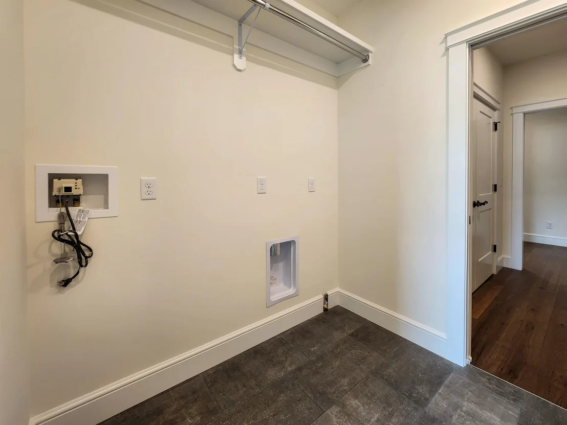 Photo of 9 Tilton