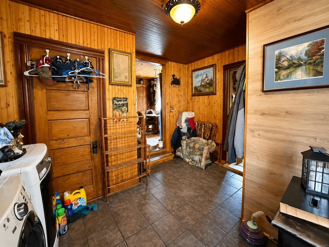 Photo of 933 Milan