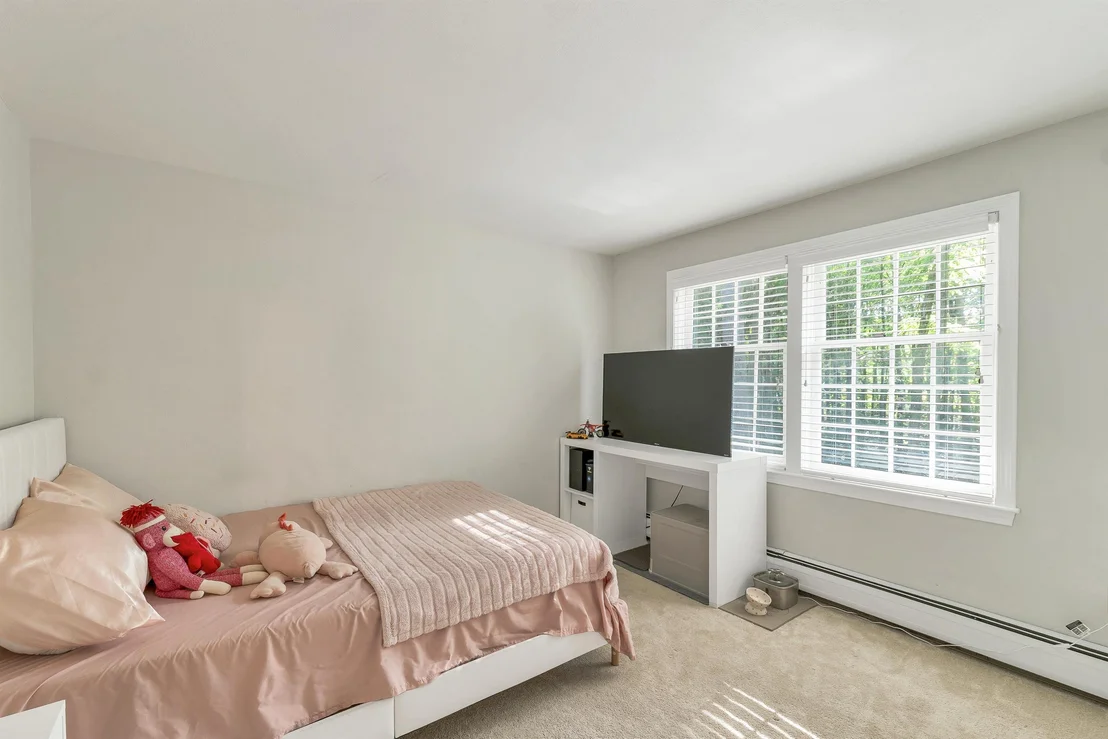 Photo of 9 Meadowview