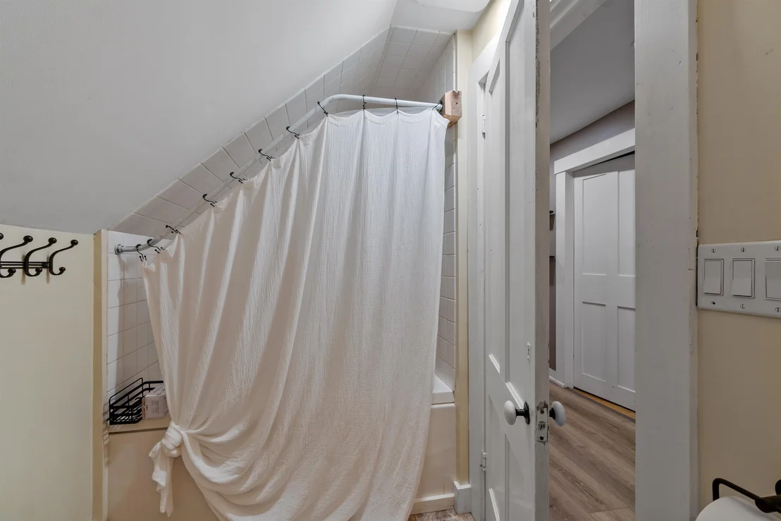 Photo of 2758 Main