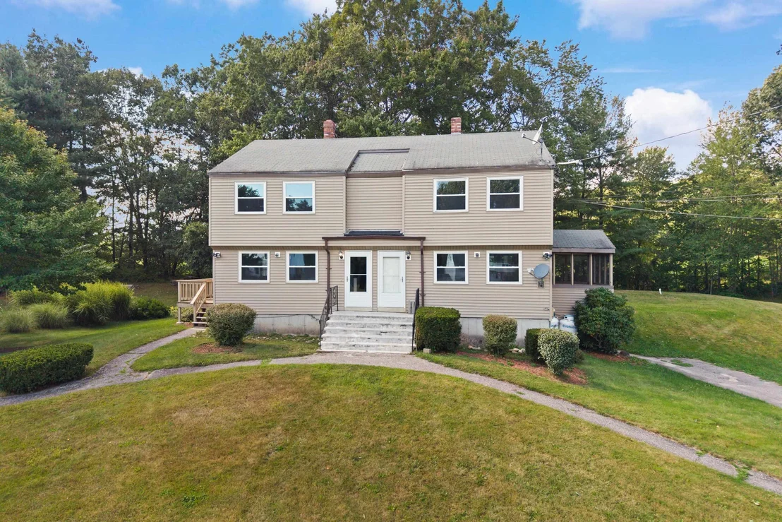 Photo of Unit UNITLUNITR at 31 Juniper